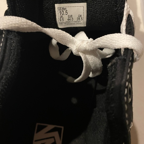 Van’s Men Seldan Skate Sneakers - Picture 4 of 5